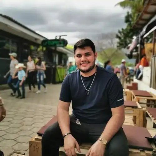 洪都拉斯男子发照片时暴露了自己的位置,几小时后在街头被人杀害