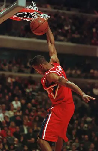 艾弗森暴扣组图回顾:科比奥尼尔遭辱为其折服