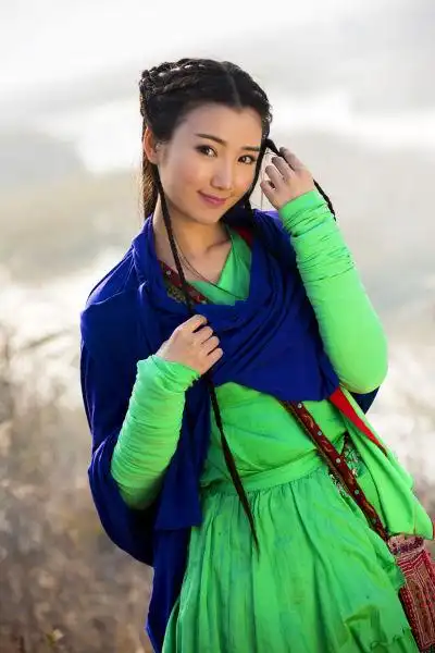 天龙八部将播毛晓彤演钟灵一见钟情