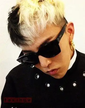 权志龙造型解析,gd挑战夕阳红造型,突然觉得也很帅!