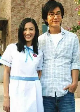 张柏芝与任贤齐出席新片开机再扮纯情女生图