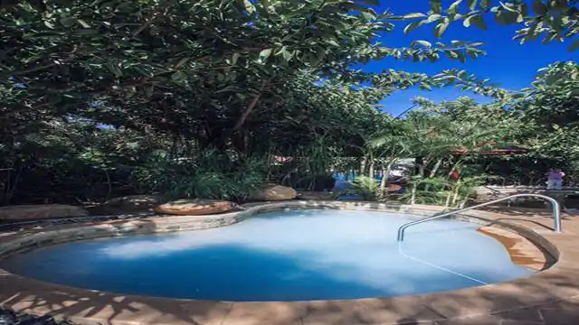 三亚海棠湾9号度假酒店2晚 双人主题温泉门票 双早