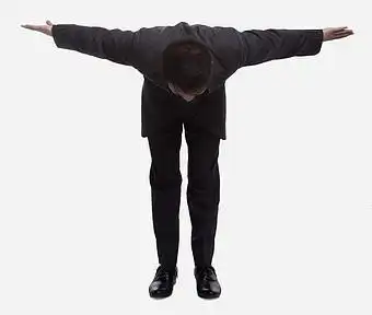 张开手臂鞠躬的人物图片下载