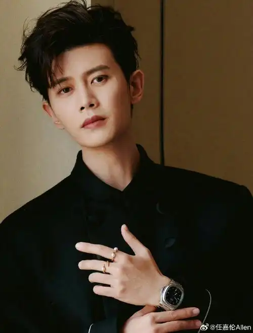 烈焰排面##任嘉伦打卡烈焰三里屯大屏##烈焰