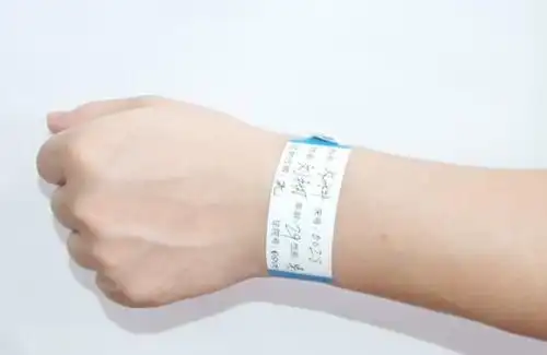 产妇住院后,手上腕带不同颜色有什么意义?大夫不说自己要知道