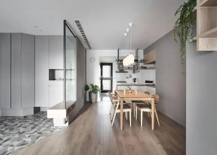 三室两厅餐厅木地板装修效果图大全2021