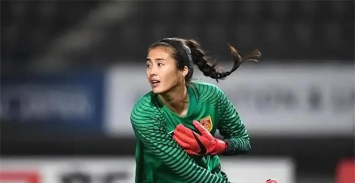 女足最美门将赵丽娜:颜值气质身材均在线,身高1米88至今单身