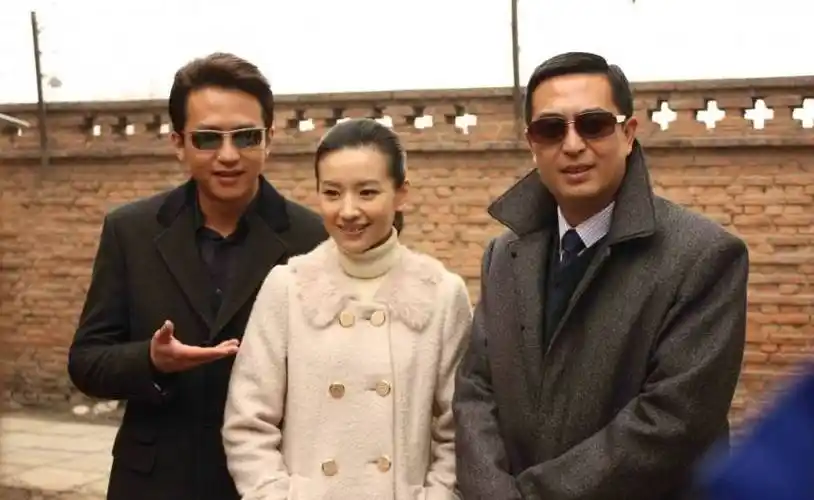 潘粤明没想到,自己负面缠身的前妻董洁,竟走了另一条"上坡路"