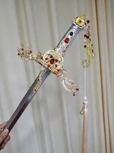 谢怜芳心剑道具剑