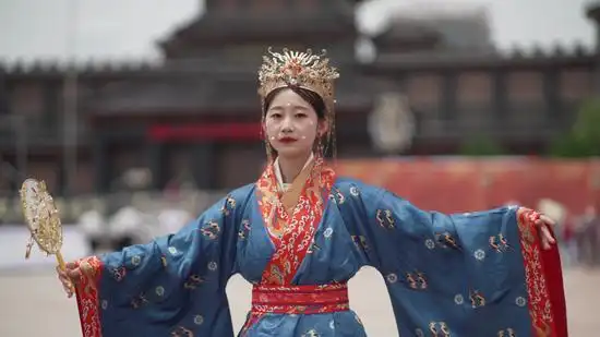 发型及妆容的变化,让观众穿梭在历史的长河中,了解中国古代服饰文化