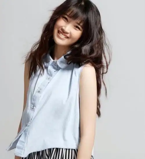 回顾当红女星奚望5岁时父母离异32岁离婚对不起年幼的女儿