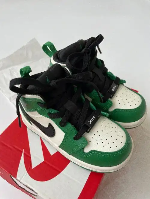 宝宝潮鞋这双aj买入之后涨了2k你敢信吗