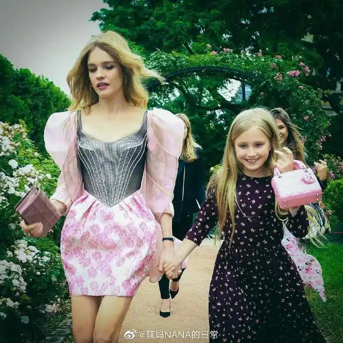 实力宠女[笑而不语]lv太子妃#母女闺蜜团# .