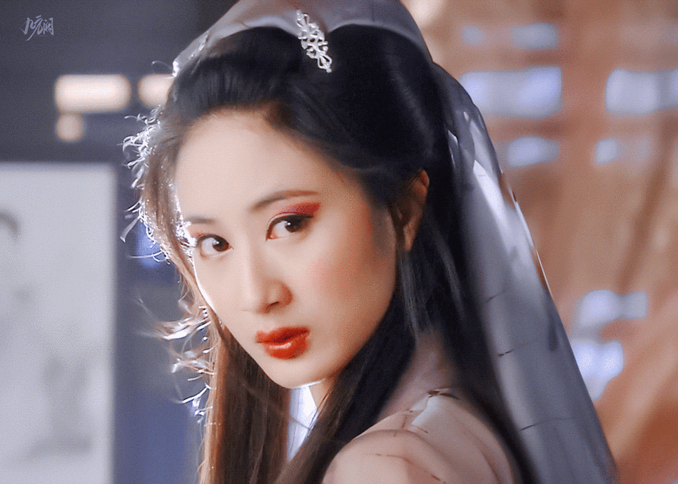 演员郭珍霓:媚骨天成,一露面便是风情万种!
