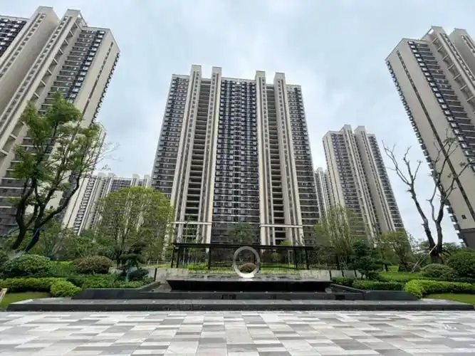 年轻时尚四居室观景房落地大飘窗 采光视野好 欢迎咨询,融创望江府