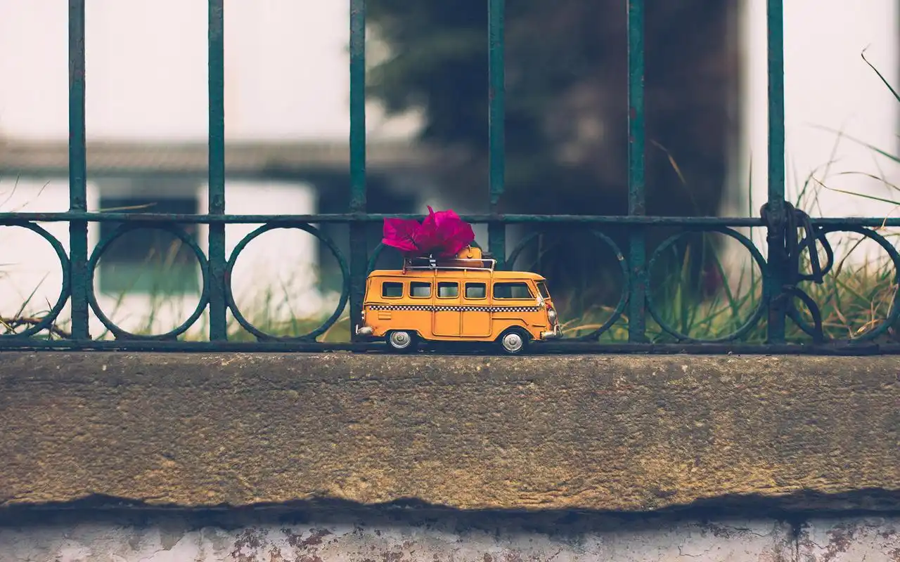 首页 桌面壁纸 大巴车汽车模型唯美图片桌面壁纸上一张下一张查看原图