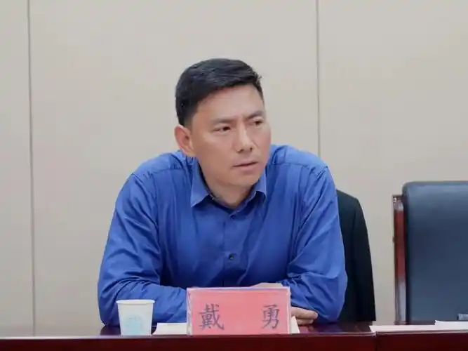 让蔚然成风的正能量在全市蔚然成风镇江市委网信办召开网民代表