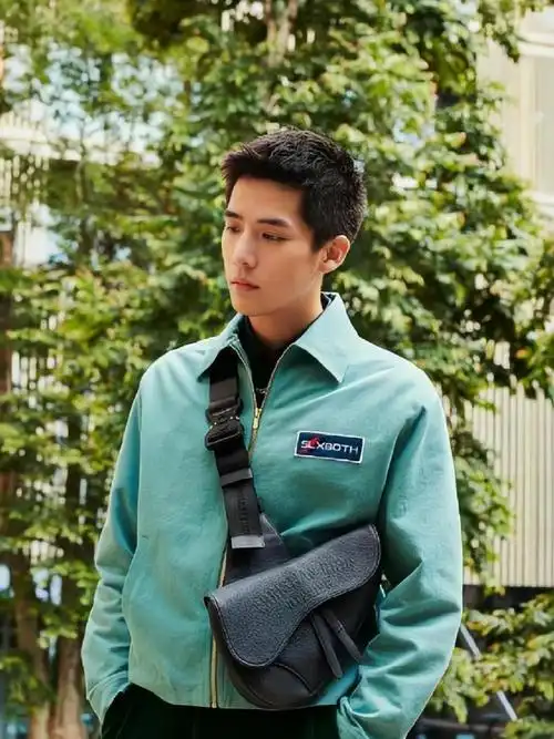 寸头短发的完美驾驭者!小鲜肉王安宇!#王安宇