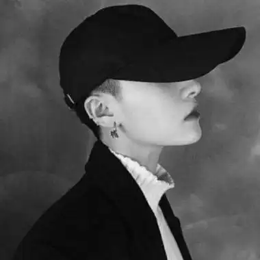 成熟稳重的男士头像,魅力无可抵挡