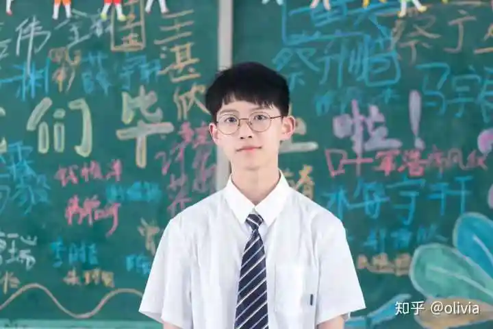 初中男生可以好看到什么程度?