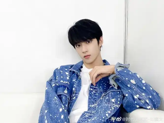 10岁我的爱好是打篮球"哈哈哈从tf家族新生到台风少年团刘耀文再到如