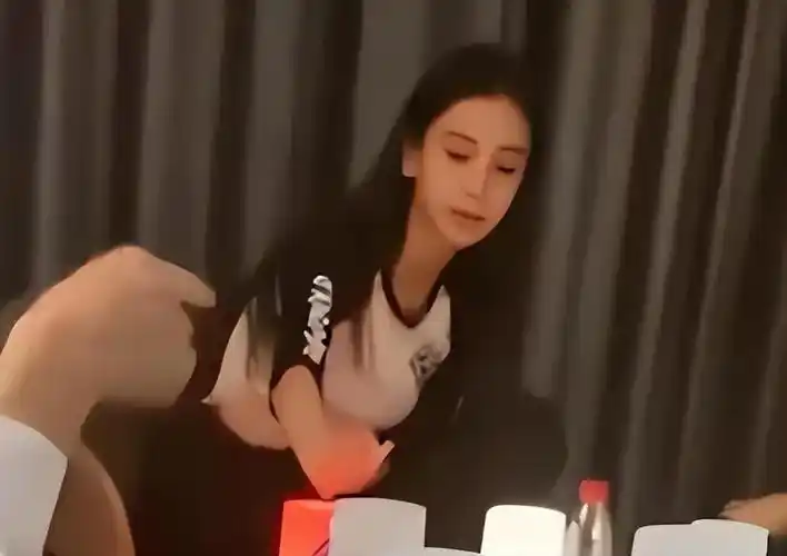 杨颖现在还抽烟吗?