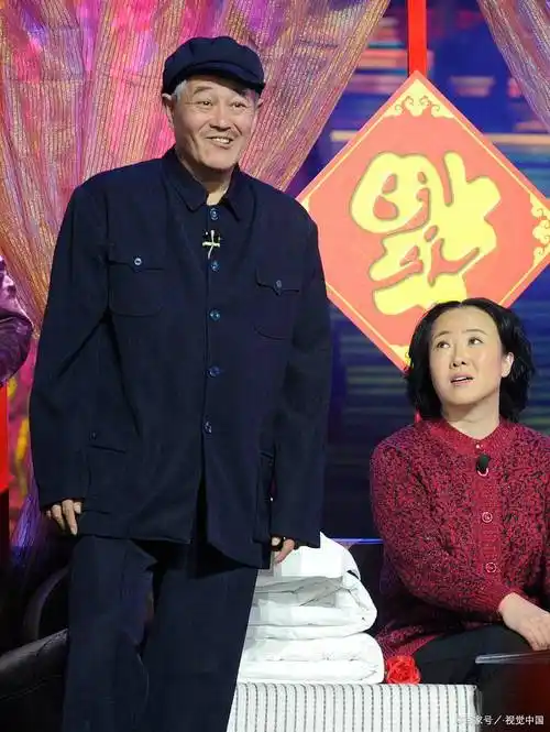 范伟与赵本山:喜剧默契与利益的交错_观众_成功_搭档
