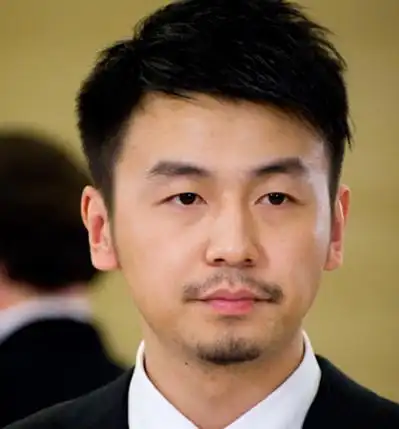 展开全部 留胡子吧