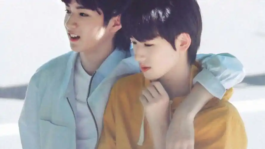 时代少年团牵手的超苏瞬间刘耀文宋亚轩真的是从小牵到大