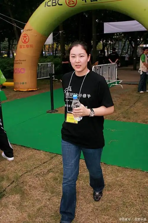 伏明霞跳水界最年轻最具争议的跳水女王