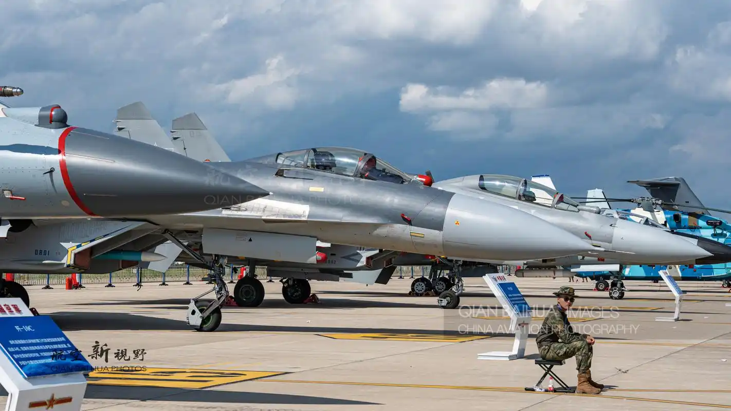 我国空军主力战斗机,图片中的战斗机分别是歼-20隐形战斗机,歼-11bg