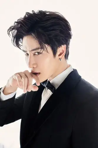 mike成熟魅力西装写真图片