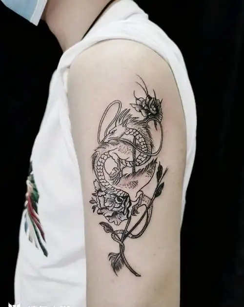 小青龙纹身图片手臂水墨纹身图案