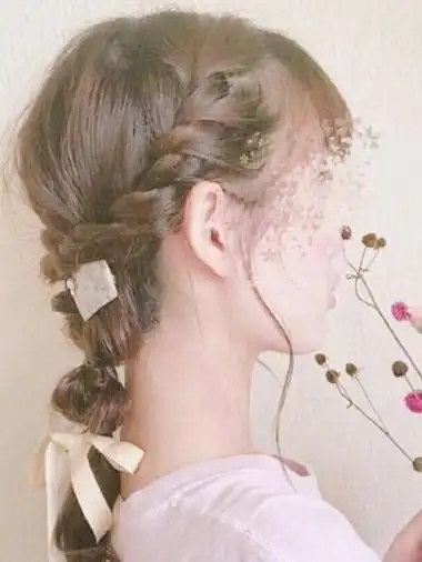 手残党必会的日系少女编发设计 浪漫温柔的小发饰点亮萧瑟季节