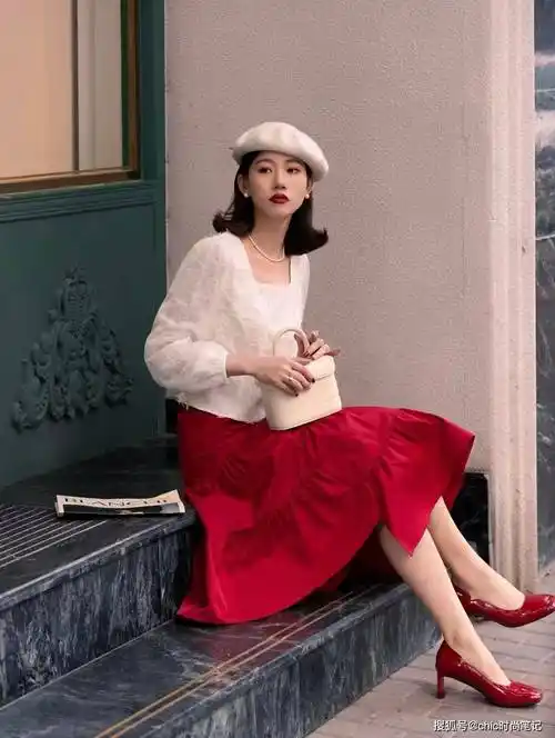 原创超模肯豆的复古红色系穿搭高级且成熟御姐气场up
