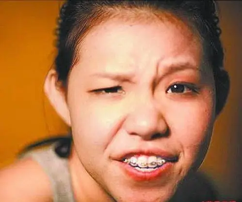 "hold姐"素颜照曝光 坦言扮丑让自己精神错乱