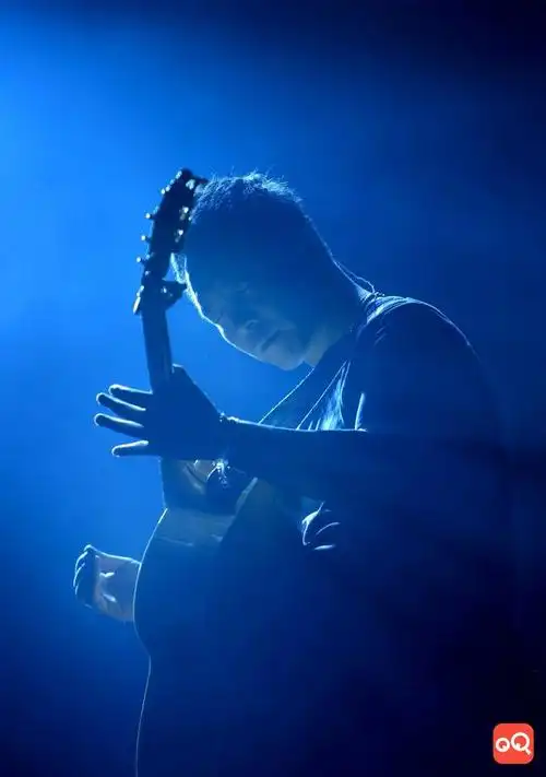 许巍最好听的歌曲大全此时此刻每个人心中都有一首许巍的歌