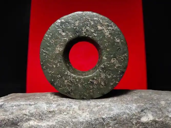 齐家遗址和田碧玉玉璧