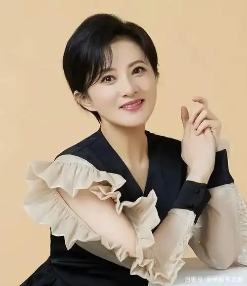 被撒贝宁苦恋20年,41岁依然选择不婚不育,金铭经历了什么