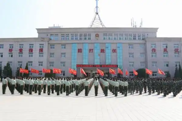 武警山西机动支队又组织大家参观了支队队史馆,训练馆,让大家再次感受