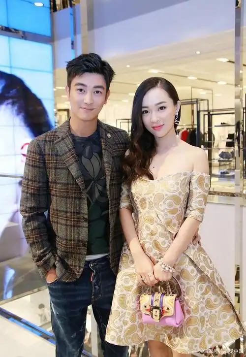 杜江与霍思燕甜蜜合照,大秀恩爱,夫妻情深如初