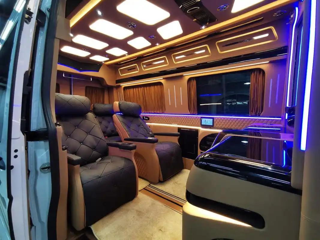 徐老师说房车奔驰斯宾特白色皇宫版72版内饰高清无码大图1080p