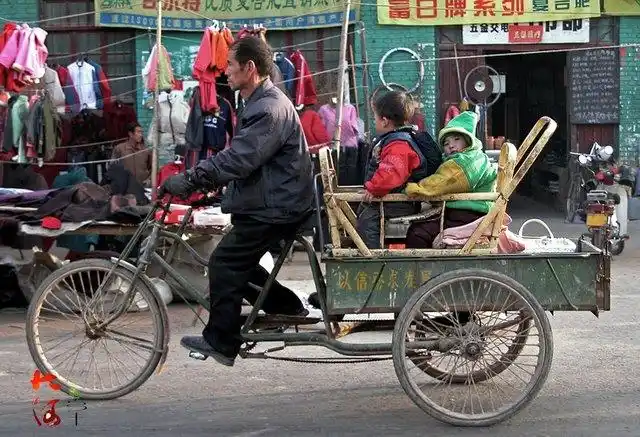 十年前的农村集市是这样子的,你还有印象吗