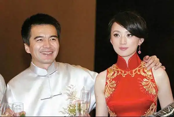 许亚军家庭很厉害是真的吗 许亚军四段婚姻情史大揭秘