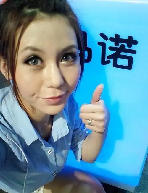 回顾:"宁坐宝马哭,不坐单车笑"的女孩马诺,现在嫁入豪门了吗