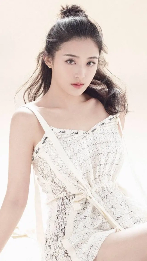 圆脸女星真美赵丽颖知性优雅谭松韵可爱而她肥美笑星最自信