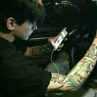 高清霸气的男生纹身头像图片