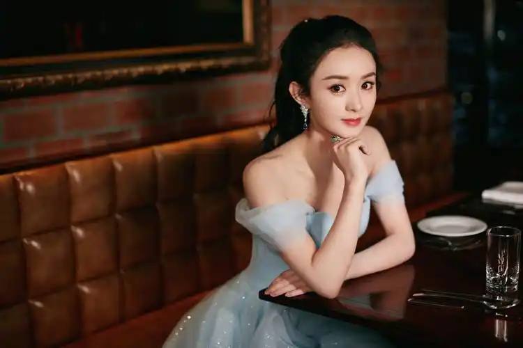 赵丽颖 红毯造型,蓝色星空纱裙 高马尾,高贵,典雅