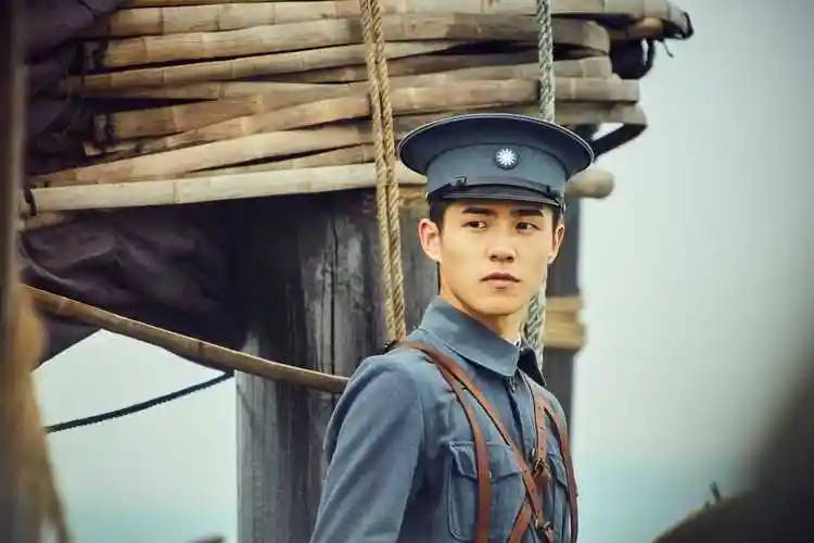 《建军大业》刘昊然首次参演军旅题材 年龄最小拍戏背景最危险
