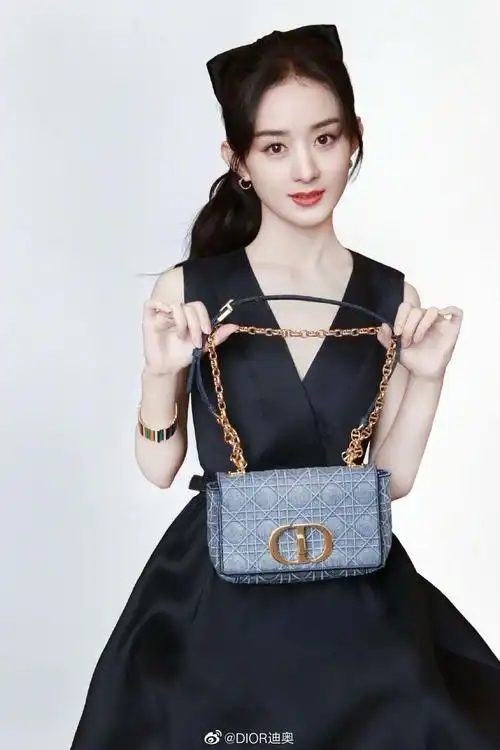 dior赵丽颖以浪漫典雅的经典格调唤醒春日灵动之姿